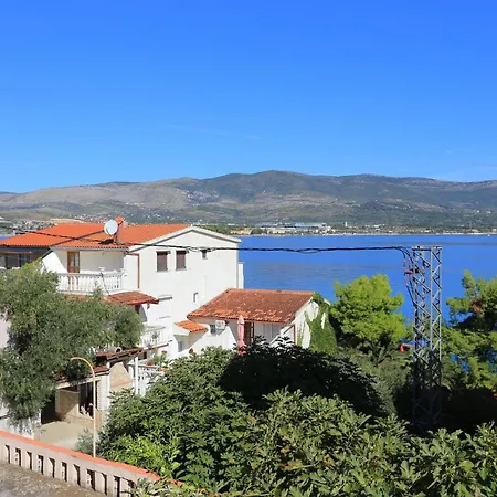 Appartement By The Sea Arbanija, Ciovo - 17332 Trogir