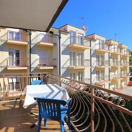 By The Sea Arbanija, Ciovo - 17332 Apartmán